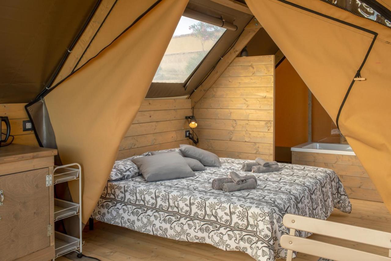 Glamping Debbiare Hotel Riparbella Ngoại thất bức ảnh