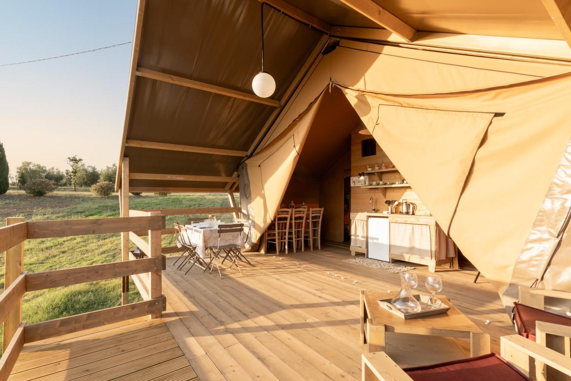 Glamping Debbiare Hotel Riparbella Ngoại thất bức ảnh